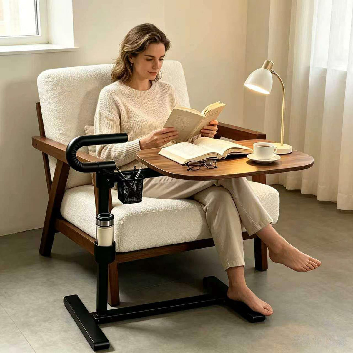 Adjustable Swivel Tray Table for Recliner, 360° Rotating TV Tray Table Support Handle, Built-in Cup Holder & Metal Pen Holder, Height Adjustable Overbed Side Table for Seniors, Sofa, Eating, Working