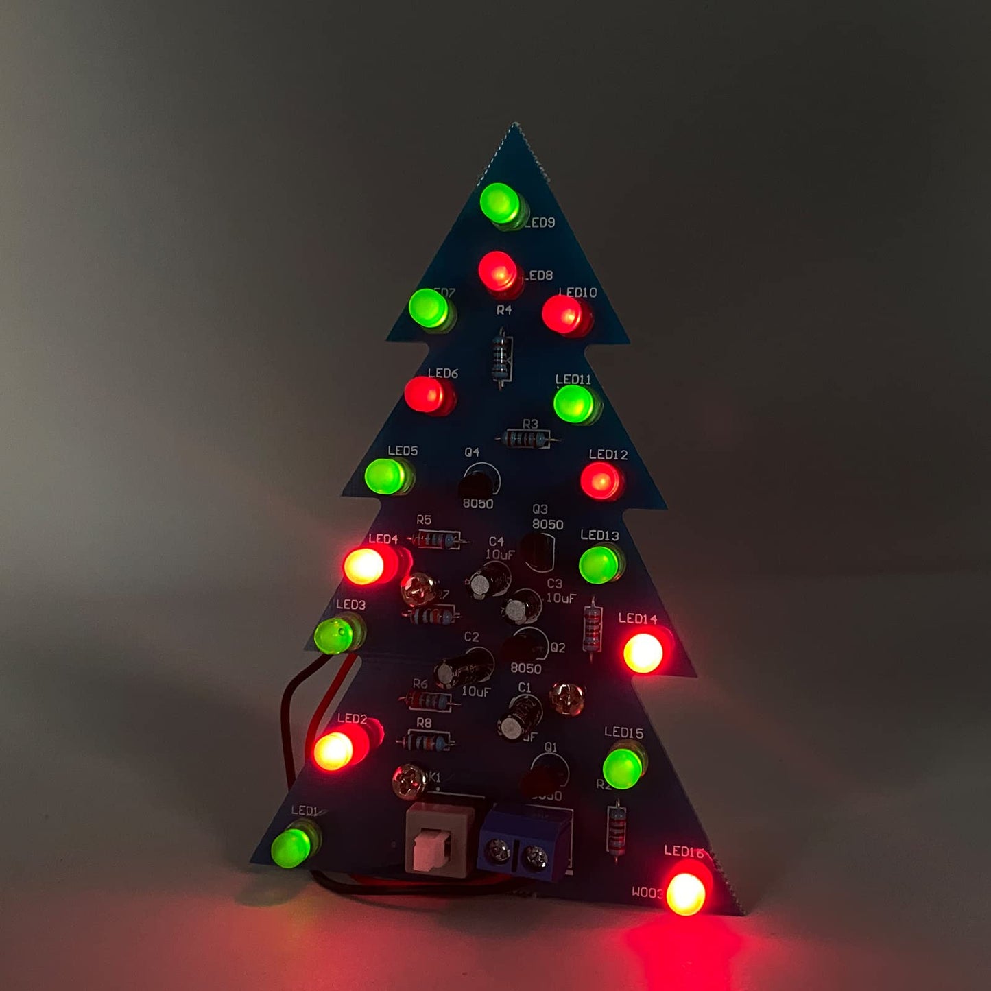 Yidab Soldering Practice Kit DIY Mini 2-Color Xmas Tree Plug-in Circuit Kit Learn Soldering Kit for Beginners
