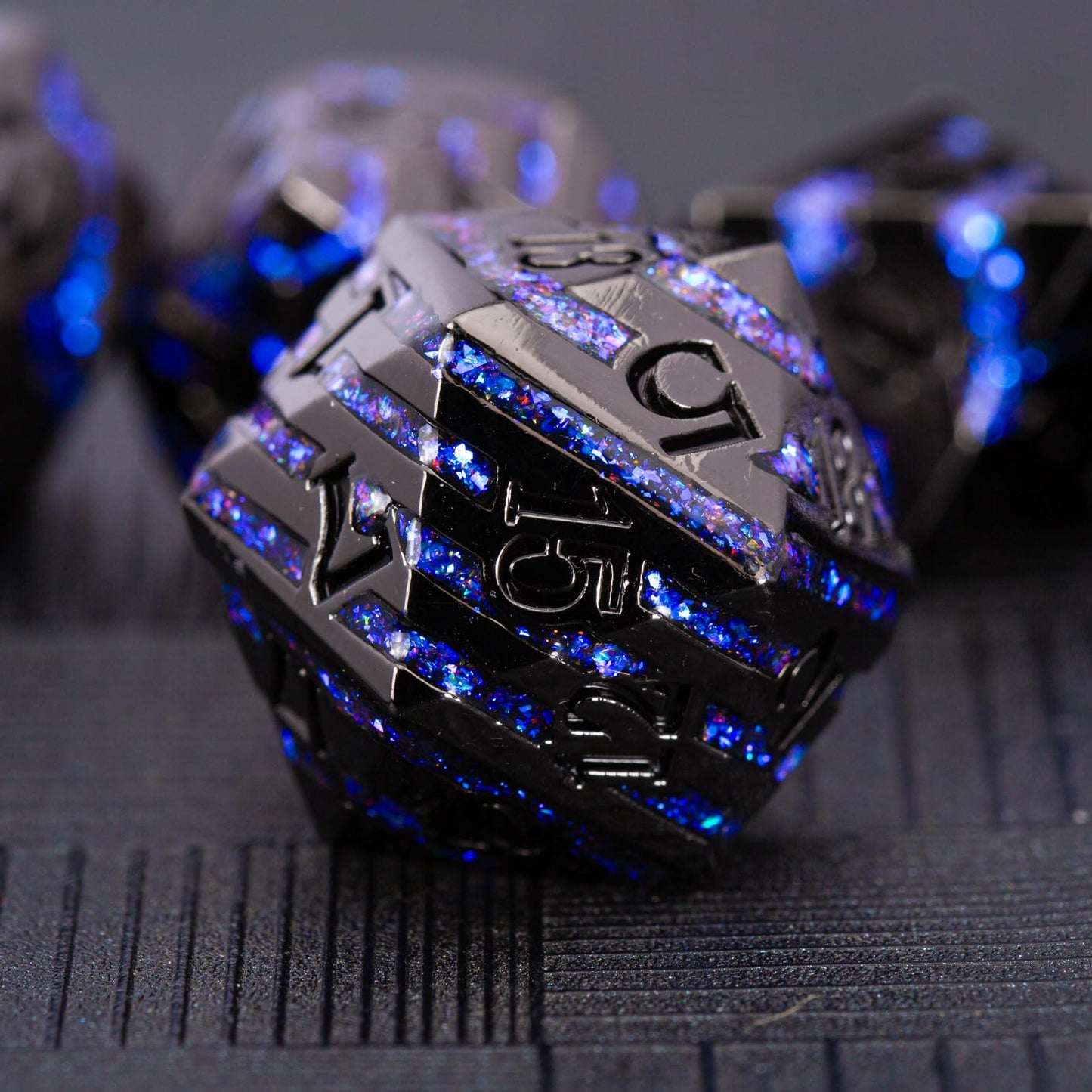 Maywin Inlay Metal Dice Set 7pcs, Luxury DND Dice with Decorative Inlay, Heavy Zinc Alloy RPG Dice for Tabletop Games