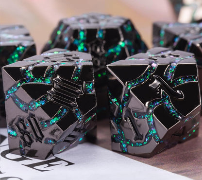 Maywin Cracked Rune Metal Dice Set for DND & RPG – Dark Fantasy Fractured Design, Premium Heavy Metal Polyhedral Dice with Deep Engraved Numbers, 7-Piece Set – Green Mystic Vein
