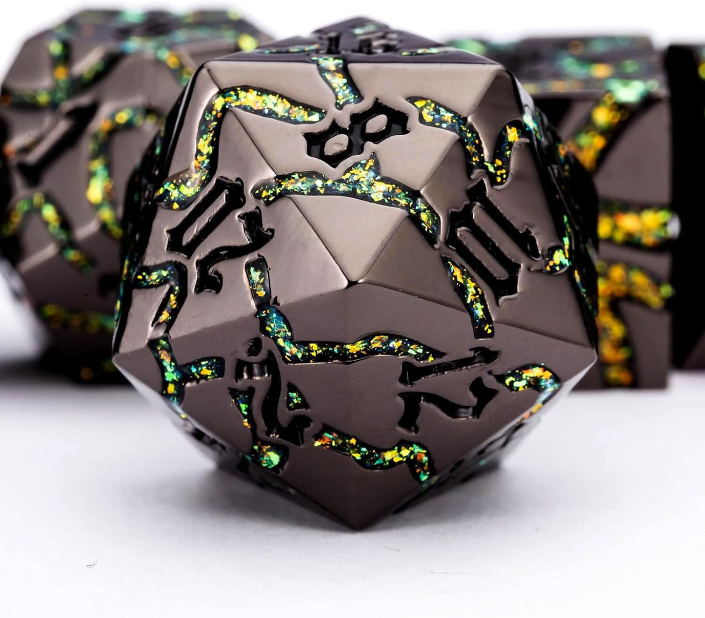 Maywin Cracked Rune Metal Dice Set for DND & RPG – Dark Fantasy Fractured Design, Premium Heavy Metal Polyhedral Dice with Deep Engraved Numbers, 7-Piece Set – Green Mystic Vein