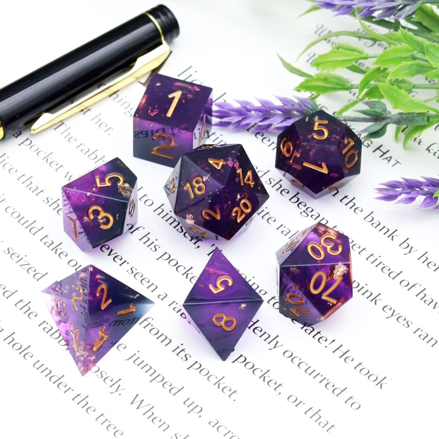 Haxtec Sharp Edge DND Dice Set, Gold Flakes Resin Polyhedral RPG Dice