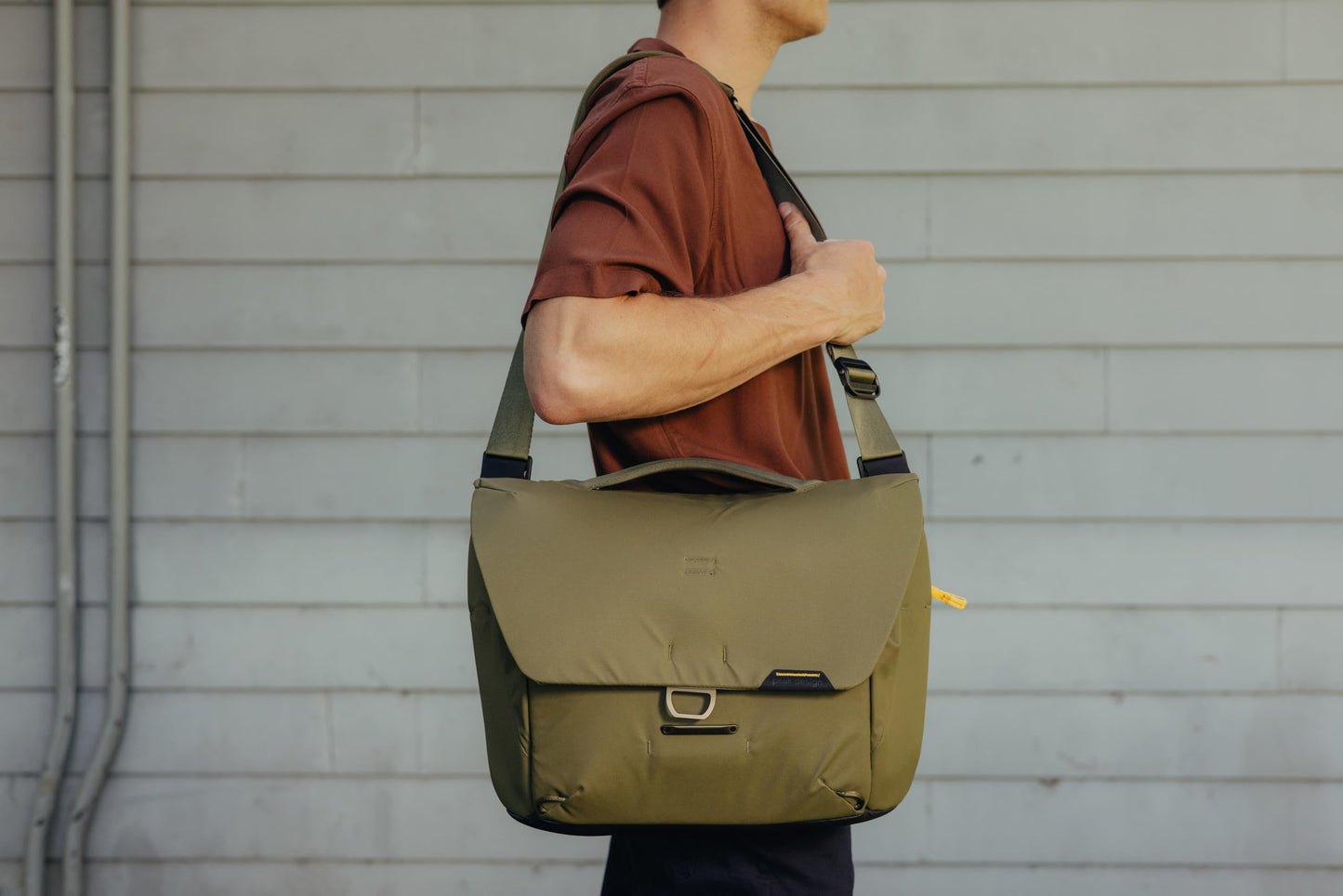 Peak Design Everyday Messenger 13L, Kelp, Weatherproof Camera and Work Bag with Laptop Sleeve, Expandable, MagLatch Closure, FlexFold Dividers, Fits 13" Laptop, Messenger Bag for Men and Women
