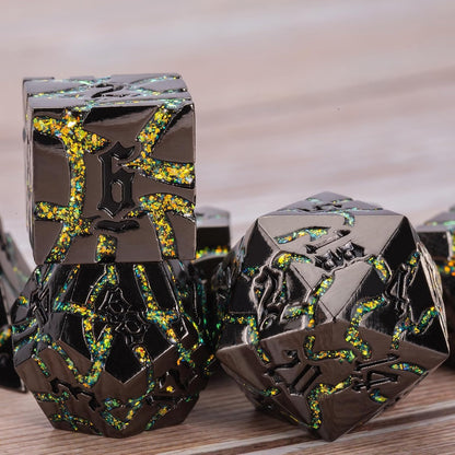 Maywin Cracked Rune Metal Dice Set for DND & RPG – Dark Fantasy Fractured Design, Premium Heavy Metal Polyhedral Dice with Deep Engraved Numbers, 7-Piece Set – Green Mystic Vein