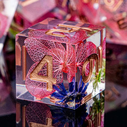 ARUOHHA DND Resin Dice Translucent Pink Leaf Sharp Edged Dragons Dice Set with Box, 7pcs Flower Inclusions Polyhedral Dungeons D and D Dice RPG Role Playing Game D20 D12 D10 D8 D6 D4