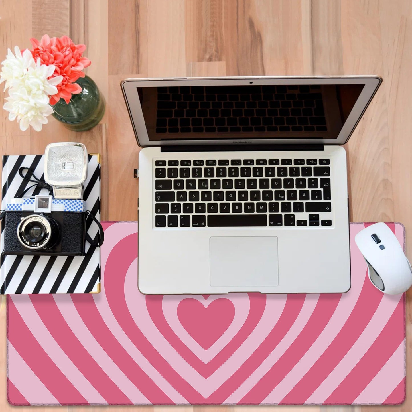 NITAHHHY Gaming Desk Pad Large Extra Length Retro Style Hearts Mouse Pad Keyboard Laptop Non-Slip Waterproof with Rubber Base Thick Stitched Edge Mouse Mat for Office Home 35.4 x 15.7 Inches