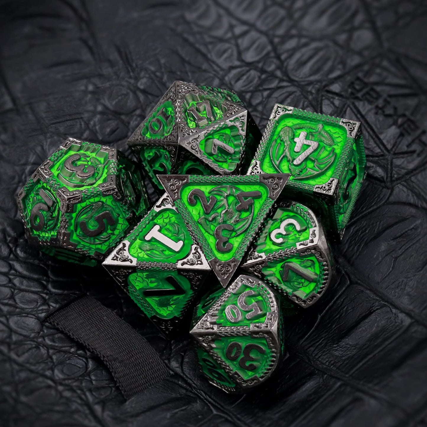 Haxtec Metal DND Dice Set, 7 Pcs Dragon Pattern Polyhedral Dice for RPG