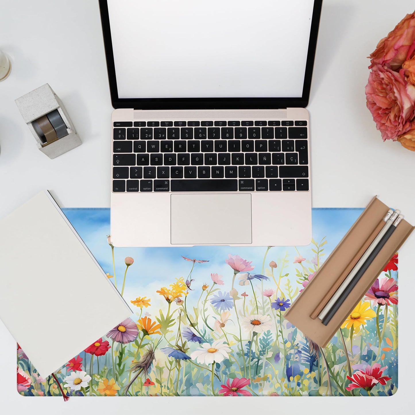 KOAIWPAE Large Gaming Mouse Pad, Colorful Wildflowers in Field Desk Mat, Watercolor Flowers Desk Pad, 31.5"x15.7" Extended Big Computer Keyboard Mouse Pad with Non-Slip Base and Stitched Edge