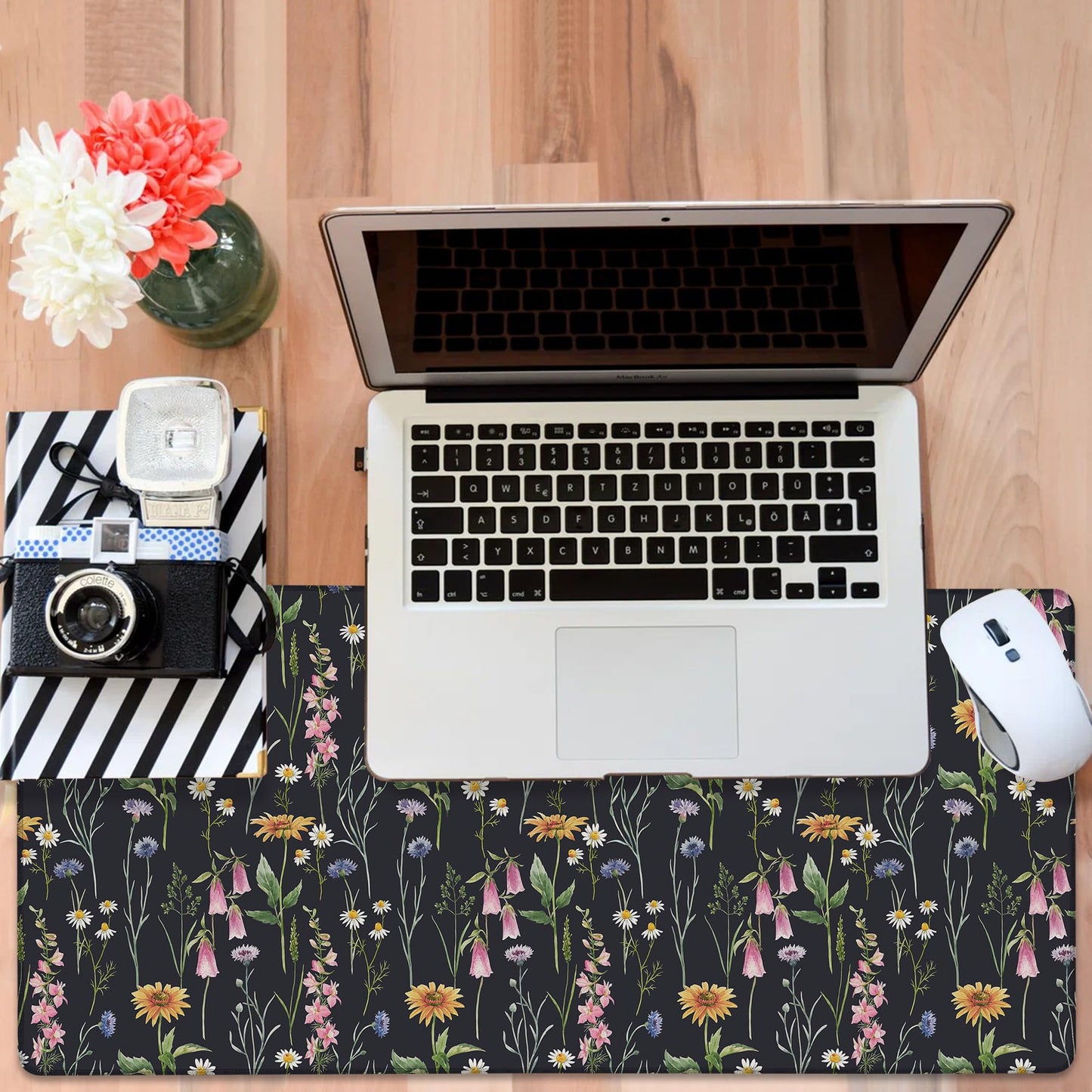 NITAHHHY Large Mouse Pad Field Flowers Gaming Desk Pad Computer Keyboard Non-Slip Waterproof Mouse Mat with Rubber Base and Stitched Edges Entertainment Office Writing Desk Mat 35.4 x 15.7 Inches