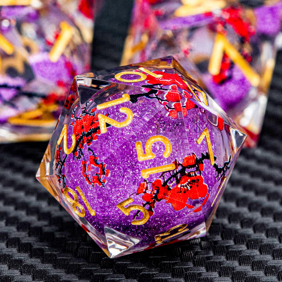 ARUOHHA DND Resin Dice Set 7Pcs Handmade Glitter Inclusions Sharp Edge Dragons Dice with Box, Role Playing Game RPG Lightning Polyhedral Dungeons D and D Dice Set