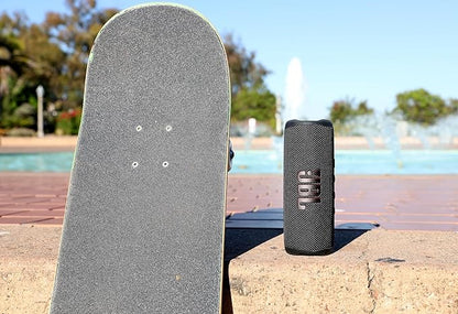 JBL Flip 6 - Portable Bluetooth Speaker, powerful sound and deep bass, IPX7 waterproof, 12 hours of playtime, JBL PartyBoost for multiple speaker pairing for home, outdoor and travel (White)